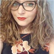 Insegnante di materie umanistiche per elementari, medie e superiori